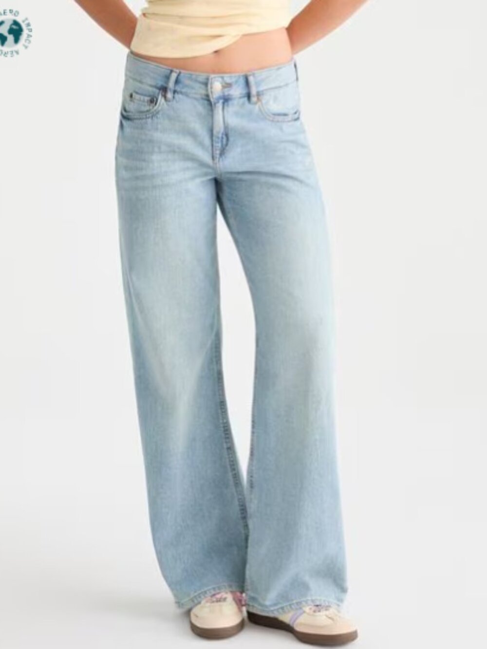 Aeropostale Low-Rise Baggy Wide Leg Jean – Light Wash